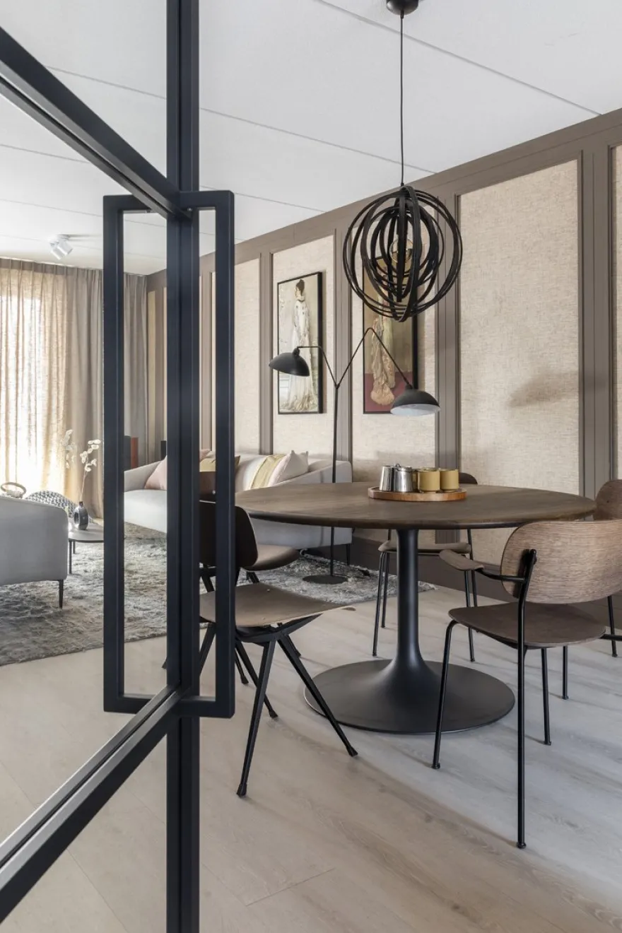 Artifort Clarion Eettafel