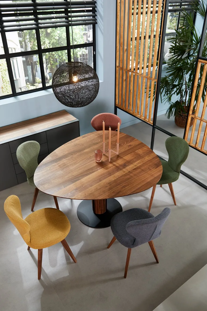 Bree's New World Steely Eettafel