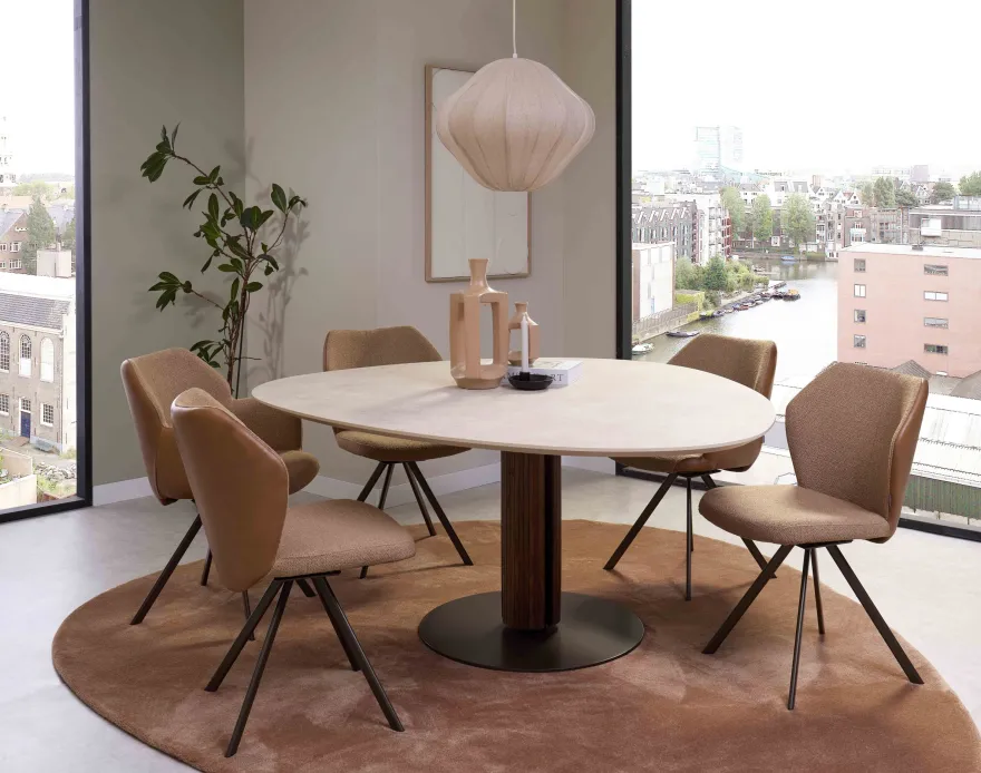 Bree's New World Steely Eettafel