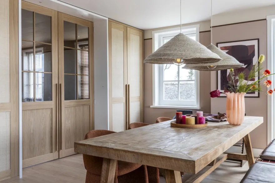 DTP Home Monastery Eettafel
