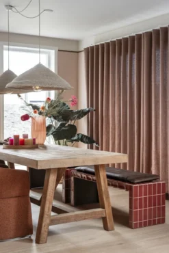 DTP Home Monastery Eettafel