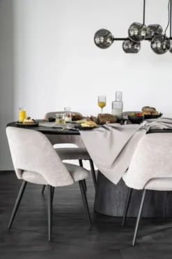 Eleonora Aron Bruin Eettafel