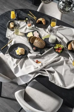 Eleonora Aron Zwart Eettafel
