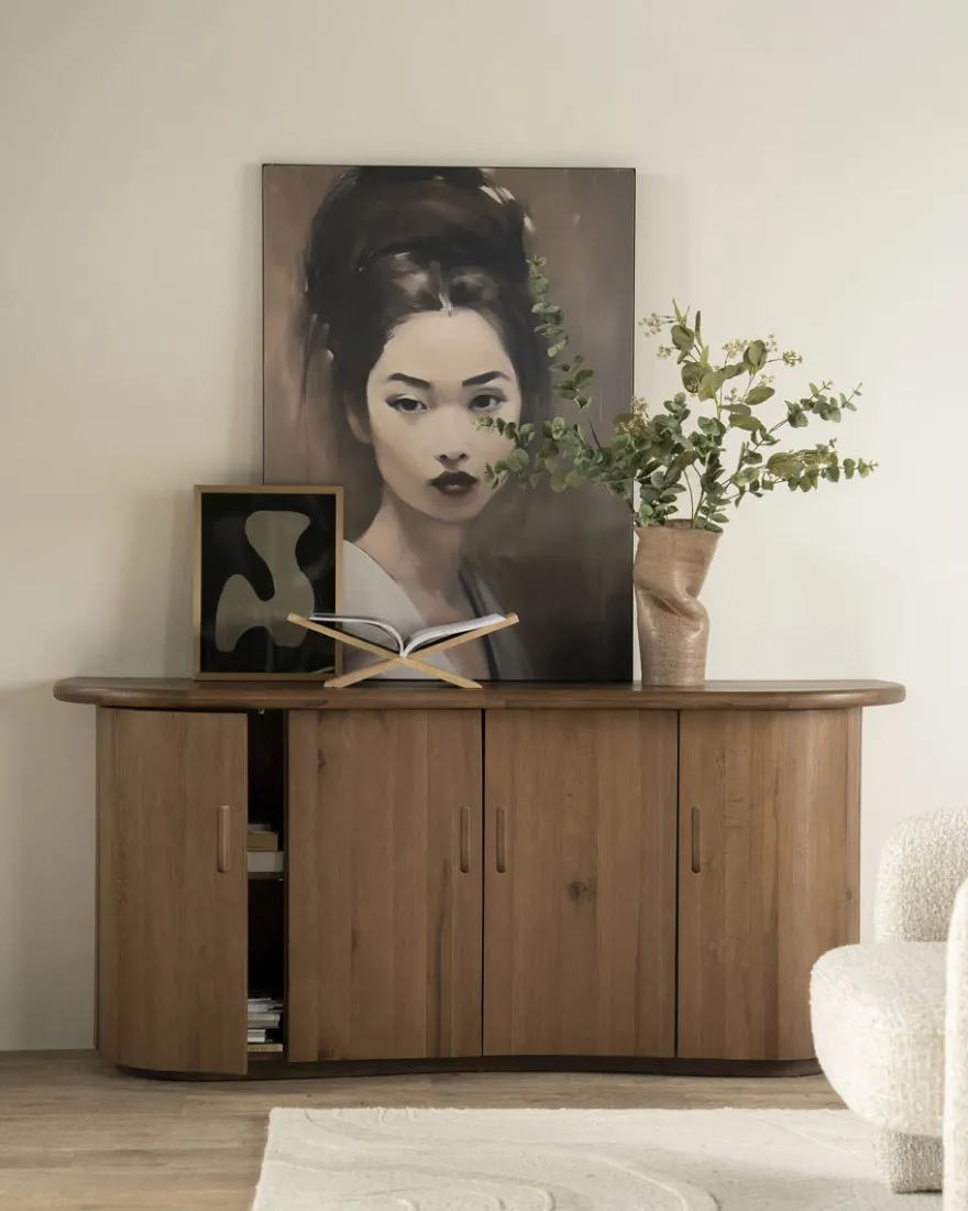 Eleonora Josh Dressoir