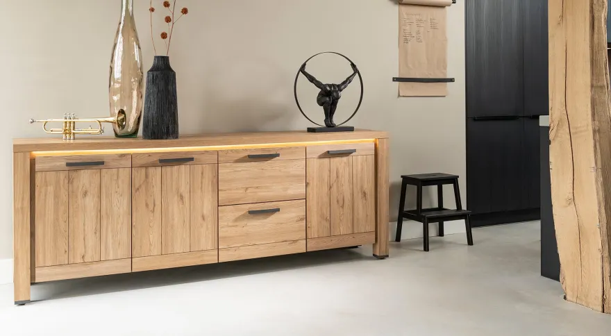 Henders en Hazel Delmonte Dressoir