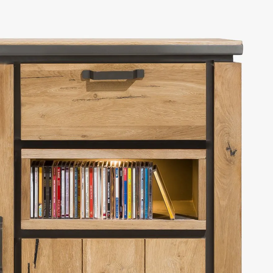 Henders en Hazel Farmland Highboard