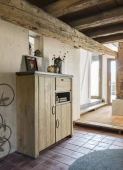 Henders en Hazel Farmland Highboard