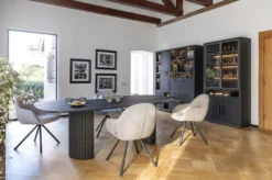 Henders en Hazel Pavie Castle Black Eettafel