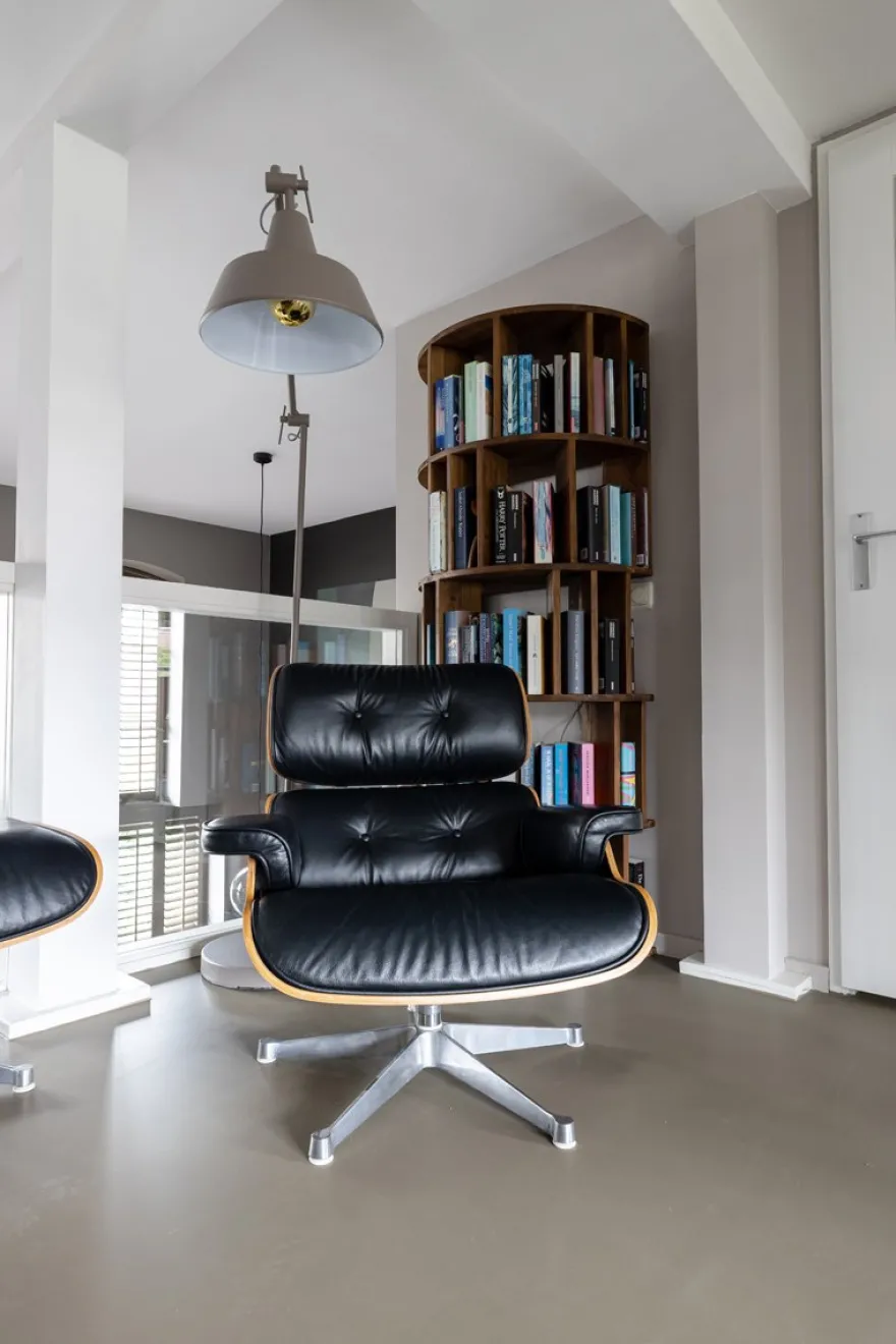 Vitra Eames Lounge Chair & Hocker